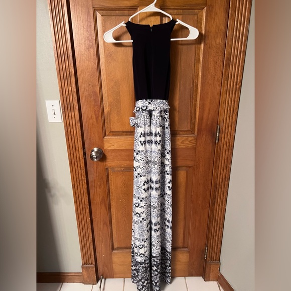 LIKE NWOT VINCE CAMUTO SIZE 2 FLORAL MAXI KEYHOLE BELTED DRESS - Picture 2 of 6